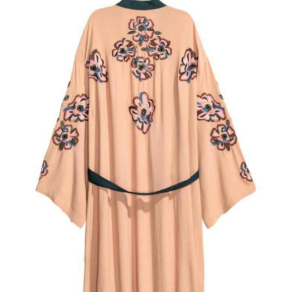 ISO H&M beaded/embroidered robe/kimono - Picture 2 of 3